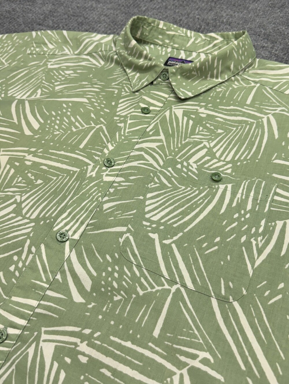 Patagonia Hemp Organic Cotton Shirt Mens XL Green Geometric AOP Pocket Button Up